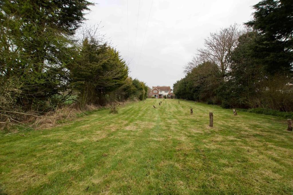Spacious 5 Bed In The Countryside, Close To Frinton-On-Sea Kirby Cross Extérieur photo