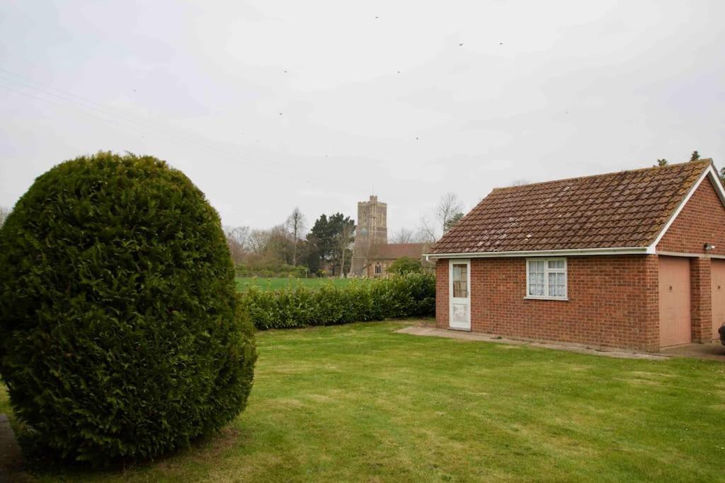 Spacious 5 Bed In The Countryside, Close To Frinton-On-Sea Kirby Cross Extérieur photo