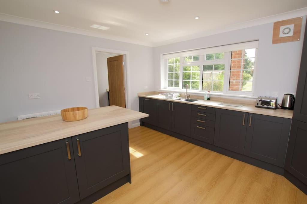 Spacious 5 Bed In The Countryside, Close To Frinton-On-Sea Kirby Cross Extérieur photo